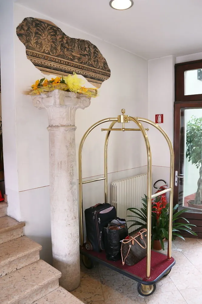 Hotel Mantegna Stazione Mantova