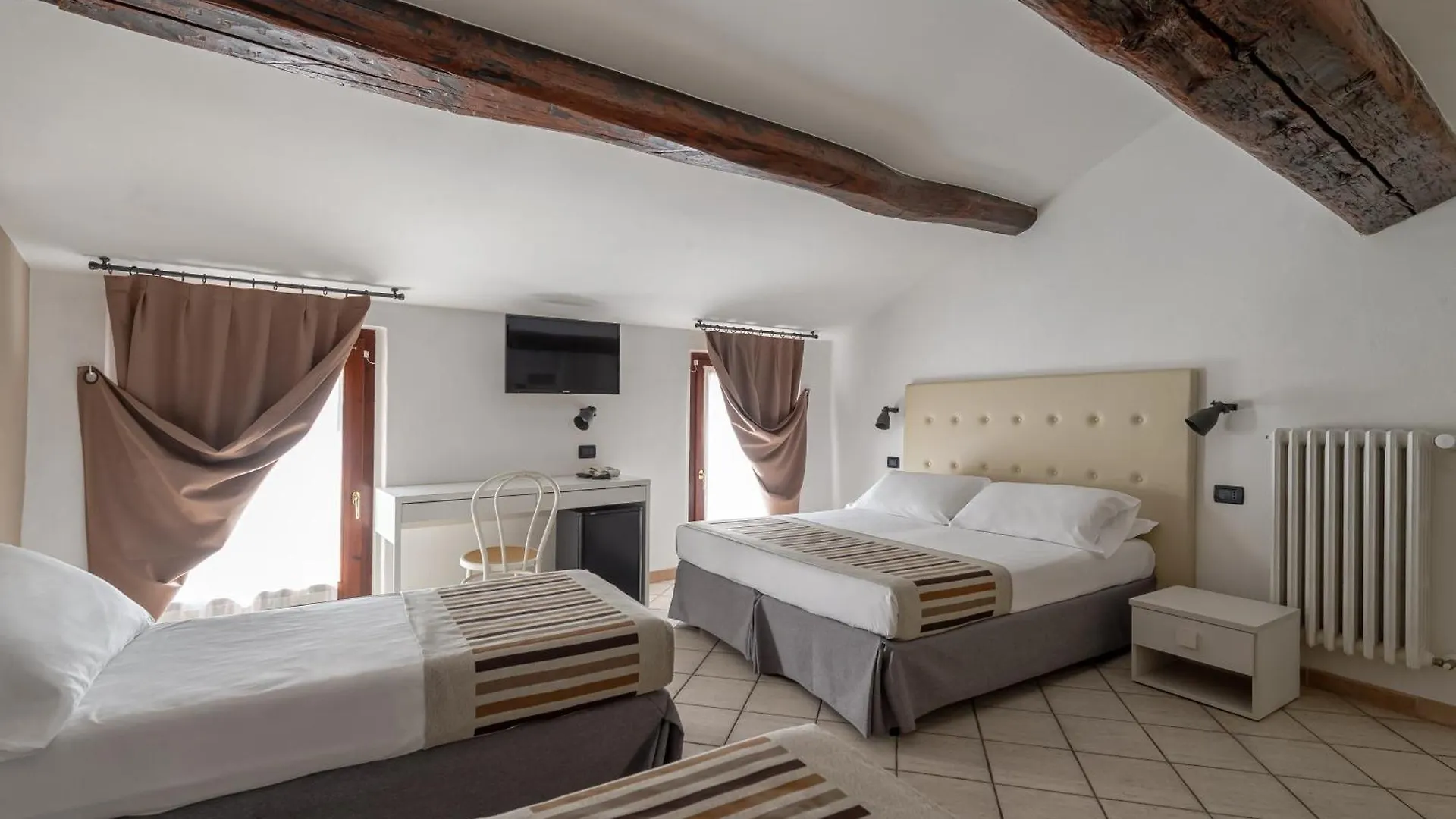 Hotel Mantegna Stazione Mantua 3*,