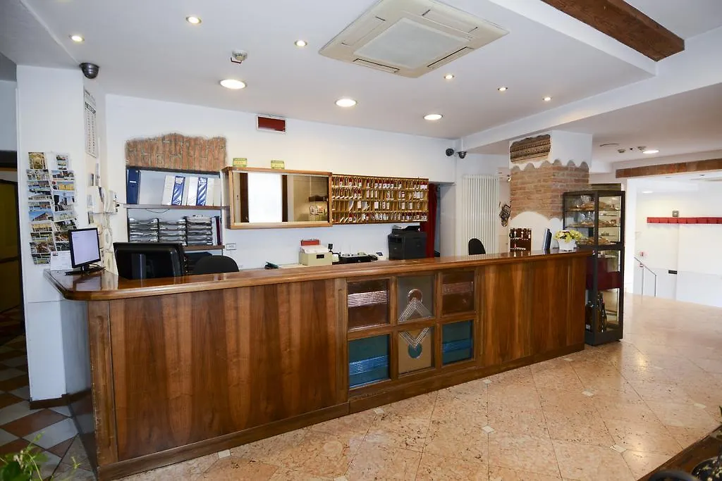 Hotel Mantegna Stazione Mantua