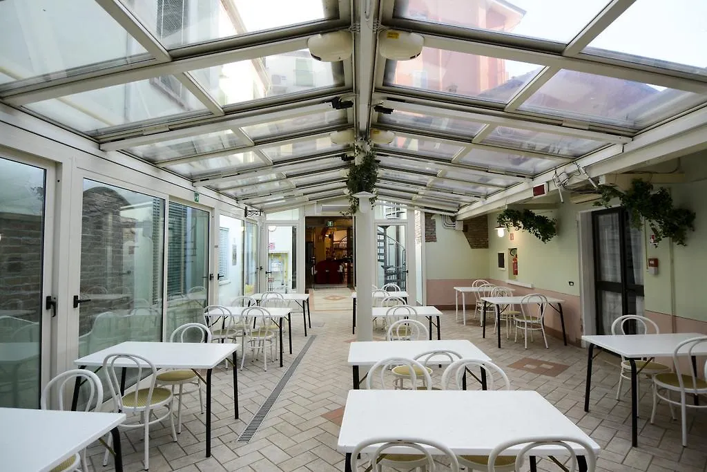 Hotel Mantegna Stazione Mantua Italië