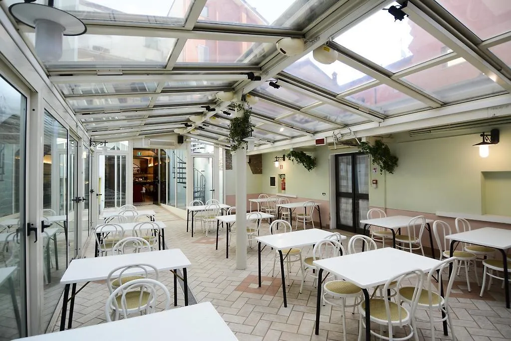 Hotel Mantegna Stazione Μάντοβα